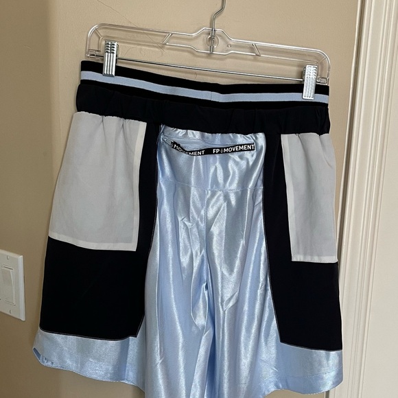 FREE PEOPLE MOVEMENT DRAFT PICK WOMENS SHORTS IN BLACK COMBO SIZE SM… - Picture 3 of 11